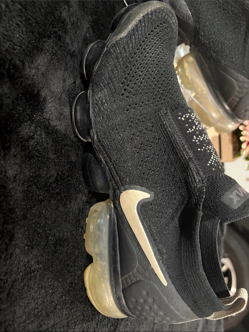 Nike sleek black